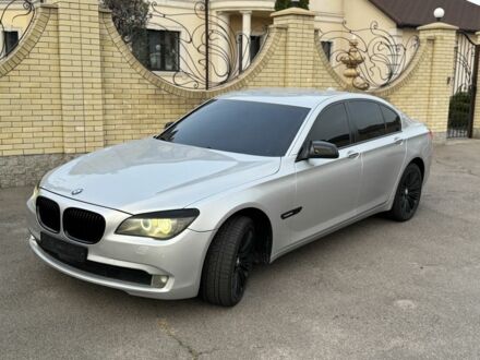 Серый БМВ 7 Серия, объемом двигателя 3 л и пробегом 220 тыс. км за 8600 $, фото 1 на Automoto.ua