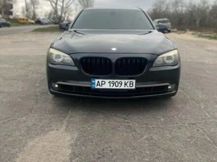 Серый БМВ 7 Серия, объемом двигателя 3 л и пробегом 305 тыс. км за 10999 $, фото 1 на Automoto.ua