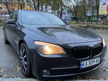 Серый БМВ 7 Серия, объемом двигателя 2.99 л и пробегом 234 тыс. км за 14000 $, фото 1 на Automoto.ua