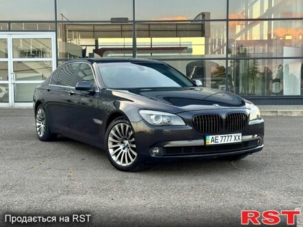 БМВ 7 Серия 2010 в Днепре (Днепропетровске) на Automoto.ua Серый БМВ 7 Серия, объемом двигателя 3 л и пробегом 173 тыс. км за 12900 $, фото 1 на Automoto.ua