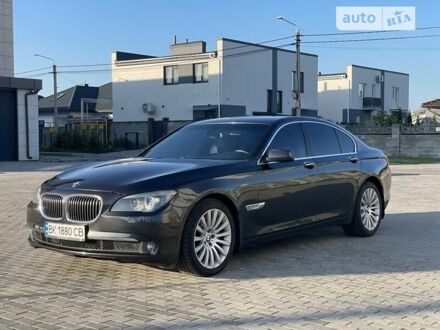 БМВ 7 Серия 2010 в Ровно на Automoto.ua Серый БМВ 7 Серия, объемом двигателя 3 л и пробегом 121 тыс. км за 16999 $, фото 1 на Automoto.ua