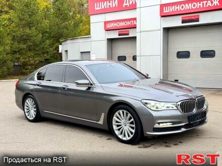 Серый БМВ 7 Серия, объемом двигателя 3 л и пробегом 220 тыс. км за 34600 $, фото 1 на Automoto.ua