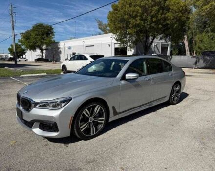 Серый БМВ 7 Серия, объемом двигателя 4.4 л и пробегом 55 тыс. км за 7000 $, фото 1 на Automoto.ua