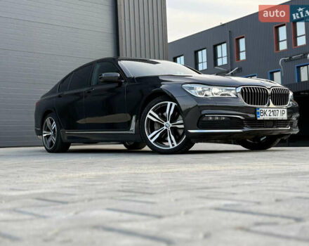 Серый БМВ 7 Серия, объемом двигателя 2.99 л и пробегом 122 тыс. км за 52000 $, фото 1 на Automoto.ua