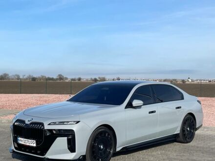 БМВ 7 Серия 2022 в Одессе на Automoto.ua Серый БМВ 7 Серия, объемом двигателя 4.4 л и пробегом 24 тыс. км за 130000 $, фото 1 на Automoto.ua
