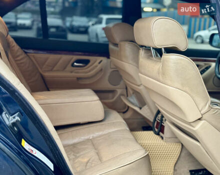 Синий БМВ 7 Серия, объемом двигателя 3 л и пробегом 353 тыс. км за 4350 $, фото 14 на Automoto.ua