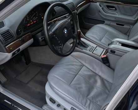 Синий БМВ 7 Серия, объемом двигателя 3.5 л и пробегом 230 тыс. км за 9000 $, фото 13 на Automoto.ua