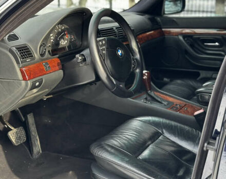 Синій БМВ 7 Серія, об'ємом двигуна 3.5 л та пробігом 399 тис. км за 10000 $, фото 11 на Automoto.ua