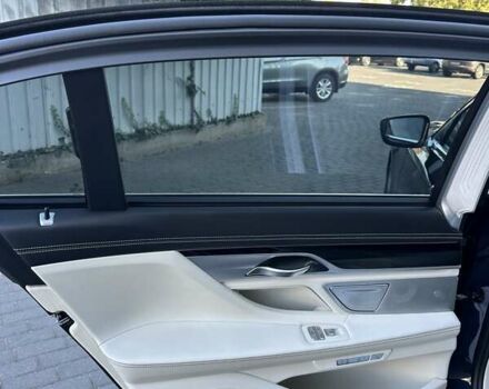 Синий БМВ 7 Серия, объемом двигателя 2.99 л и пробегом 105 тыс. км за 58000 $, фото 31 на Automoto.ua