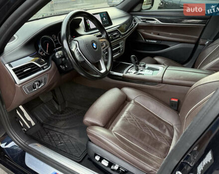 Синий БМВ 7 Серия, объемом двигателя 4.4 л и пробегом 159 тыс. км за 35000 $, фото 12 на Automoto.ua
