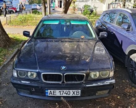 Синий БМВ 7 Серия, объемом двигателя 3.5 л и пробегом 430 тыс. км за 2500 $, фото 1 на Automoto.ua