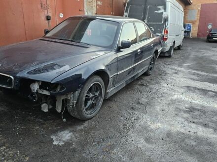 Синий БМВ 7 Серия, объемом двигателя 3.5 л и пробегом 240 тыс. км за 2000 $, фото 1 на Automoto.ua