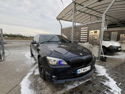 Синій БМВ 7 Серія, об'ємом двигуна 3 л та пробігом 288 тис. км за 13000 $, фото 1 на Automoto.ua