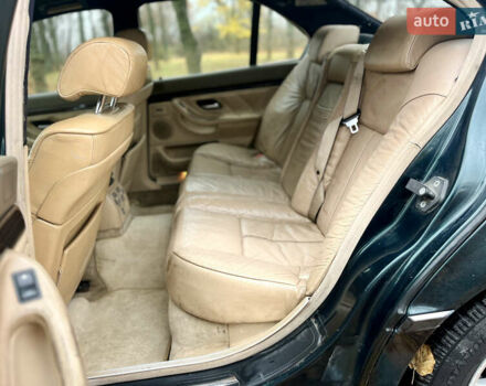 Зелений БМВ 7 Серія, об'ємом двигуна 2.5 л та пробігом 375 тис. км за 4555 $, фото 37 на Automoto.ua
