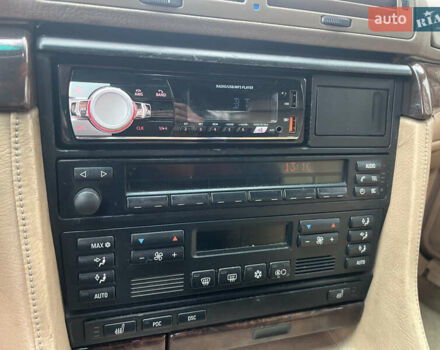 Зелений БМВ 7 Серія, об'ємом двигуна 2.5 л та пробігом 375 тис. км за 4555 $, фото 44 на Automoto.ua