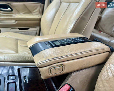 Зелений БМВ 7 Серія, об'ємом двигуна 2.5 л та пробігом 375 тис. км за 4555 $, фото 46 на Automoto.ua