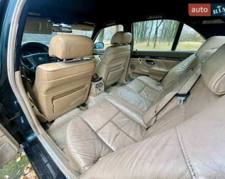 Зелений БМВ 7 Серія, об'ємом двигуна 2.5 л та пробігом 375 тис. км за 4555 $, фото 39 на Automoto.ua