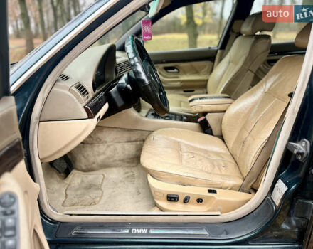 Зелений БМВ 7 Серія, об'ємом двигуна 2.5 л та пробігом 375 тис. км за 4555 $, фото 25 на Automoto.ua