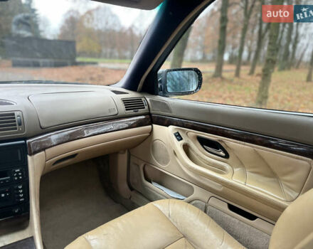 Зелений БМВ 7 Серія, об'ємом двигуна 2.5 л та пробігом 375 тис. км за 4555 $, фото 34 на Automoto.ua