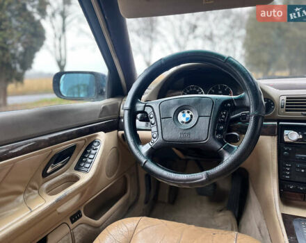 Зелений БМВ 7 Серія, об'ємом двигуна 2.5 л та пробігом 375 тис. км за 4555 $, фото 32 на Automoto.ua