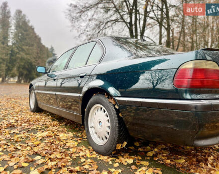 Зелений БМВ 7 Серія, об'ємом двигуна 2.5 л та пробігом 375 тис. км за 4555 $, фото 18 на Automoto.ua