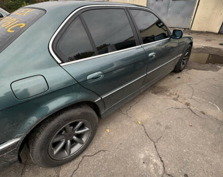 Зелений БМВ 7 Серія, об'ємом двигуна 3 л та пробігом 300 тис. км за 4700 $, фото 4 на Automoto.ua