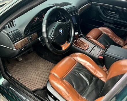 Зеленый БМВ 7 Серия, объемом двигателя 3.5 л и пробегом 475 тыс. км за 3400 $, фото 5 на Automoto.ua