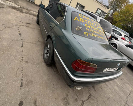 Зелений БМВ 7 Серія, об'ємом двигуна 3 л та пробігом 300 тис. км за 4700 $, фото 6 на Automoto.ua