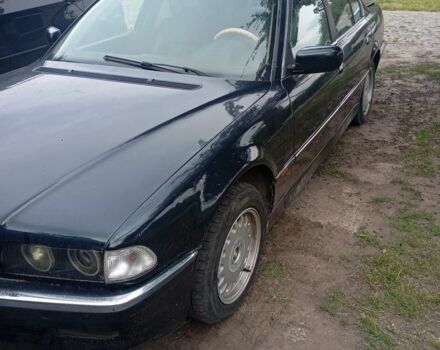 Зеленый БМВ 7 Серия, объемом двигателя 2.5 л и пробегом 370 тыс. км за 3900 $, фото 2 на Automoto.ua