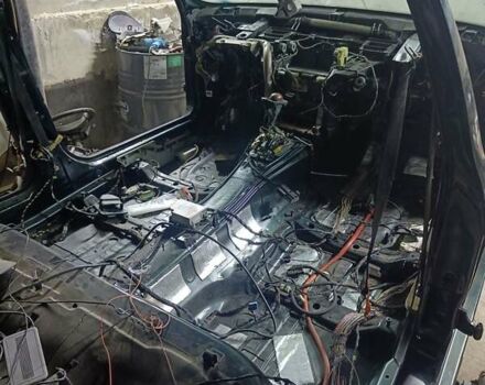 Зеленый БМВ 7 Серия, объемом двигателя 5.4 л и пробегом 517 тыс. км за 8000 $, фото 17 на Automoto.ua