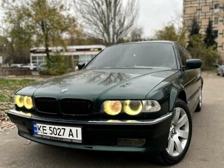 Зеленый БМВ 7 Серия, объемом двигателя 3.5 л и пробегом 475 тыс. км за 3400 $, фото 1 на Automoto.ua