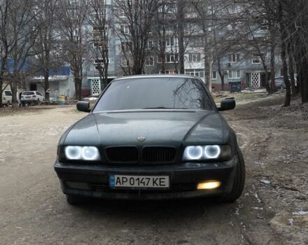 Зеленый БМВ 7 Серия, объемом двигателя 3 л и пробегом 398 тыс. км за 2934 $, фото 1 на Automoto.ua