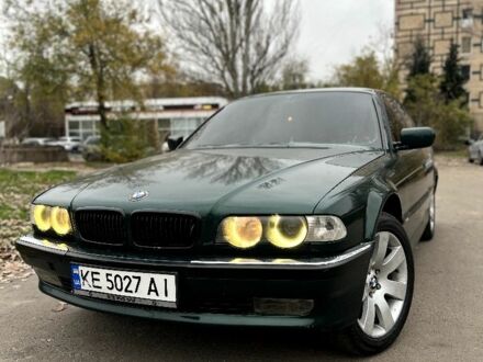 Зеленый БМВ 7 Серия, объемом двигателя 3 л и пробегом 475 тыс. км за 3400 $, фото 1 на Automoto.ua