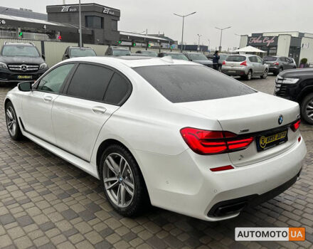 Білий БМВ 750, об'ємом двигуна 4.4 л та пробігом 45 тис. км за 41000 $, фото 4 на Automoto.ua