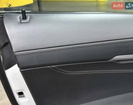 Білий БМВ 8 Серія, об'ємом двигуна 3 л та пробігом 58 тис. км за 69500 $, фото 37 на Automoto.ua
