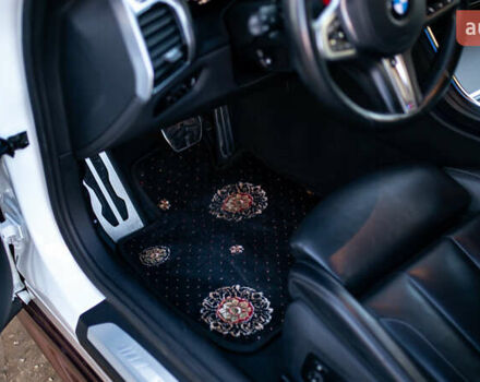 БМВ 8 Серія, об'ємом двигуна 3 л та пробігом 93 тис. км за 60000 $, фото 16 на Automoto.ua