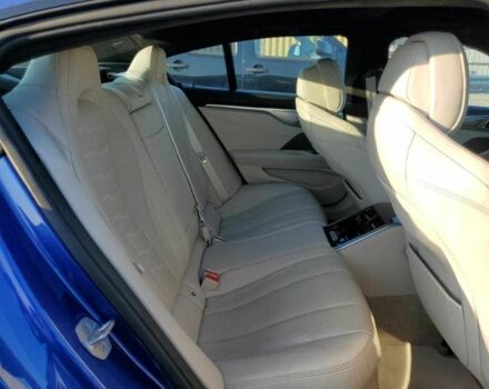 Синий БМВ 8 Серия, объемом двигателя 3 л и пробегом 17 тыс. км за 29000 $, фото 9 на Automoto.ua