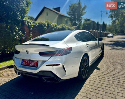 Белый БМВ 8 Series Gran Coupe, объемом двигателя 4.39 л и пробегом 91 тыс. км за 60000 $, фото 3 на Automoto.ua