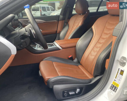Белый БМВ 8 Series Gran Coupe, объемом двигателя 4.39 л и пробегом 16 тыс. км за 73000 $, фото 16 на Automoto.ua