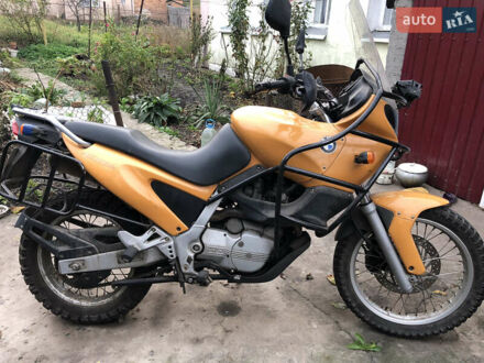 БМВ F 650 1999 у Ромнах на Automoto.ua Жовтий БМВ F 650, об'ємом двигуна 0.65 л та пробігом 58 тис. км за 3000 $, фото 1 на Automoto.ua
