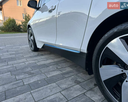Белый БМВ И3, объемом двигателя 0 л и пробегом 161 тыс. км за 8500 $, фото 10 на Automoto.ua