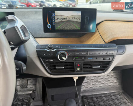 БМВ И3 2016 в Борисполе на Automoto.ua Белый БМВ И3, объемом двигателя 0.65 л и пробегом 92 тыс. км за 12999 $, фото 18 на Automoto.ua