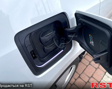 Белый БМВ И3, объемом двигателя 0.13 л и пробегом 30 тыс. км за 13333 $, фото 3 на Automoto.ua