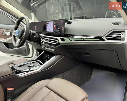 Белый БМВ И3, объемом двигателя 0 л и пробегом 7 тыс. км за 32500 $, фото 5 на Automoto.ua
