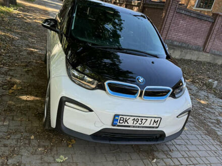 БМВ І3 2018 у Рівному на Automoto.ua Білий БМВ І3, об'ємом двигуна 0.65 л та пробігом 75 тис. км за 15499 $, фото 1 на Automoto.ua