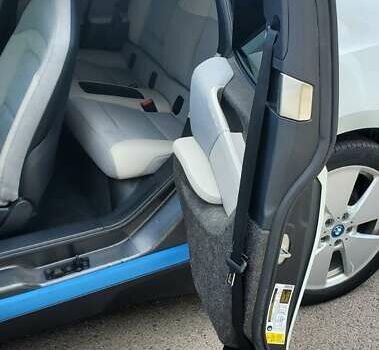 Бежевый БМВ И3, объемом двигателя 0.7 л и пробегом 77 тыс. км за 13600 $, фото 16 на Automoto.ua