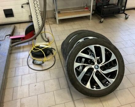 Серый БМВ И3, объемом двигателя 0 л и пробегом 84 тыс. км за 7500 $, фото 5 на Automoto.ua