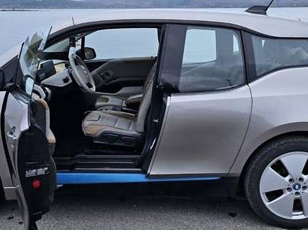Серый БМВ И3, объемом двигателя 0 л и пробегом 102 тыс. км за 9000 $, фото 15 на Automoto.ua
