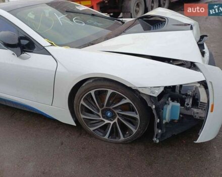 Белый БМВ И8, объемом двигателя 1.5 л и пробегом 80 тыс. км за 29000 $, фото 1 на Automoto.ua