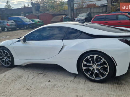 Белый БМВ И8, объемом двигателя 1.5 л и пробегом 110 тыс. км за 59900 $, фото 1 на Automoto.ua